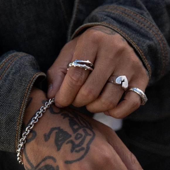 *NEW* Broken Heart Signet Ring UNISEX - size 6.5 - Picture 8 of 8